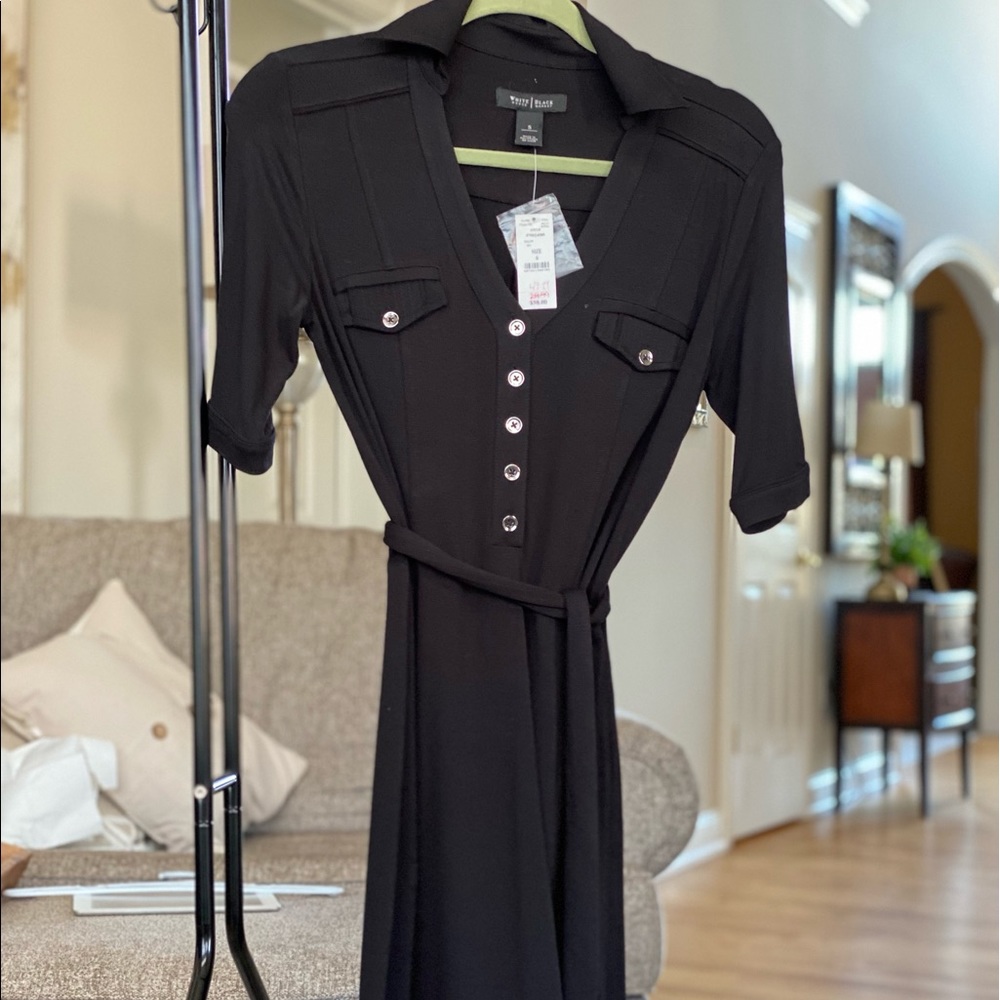 Black White House Black market dress. Silver snaps. Size small. NWT.